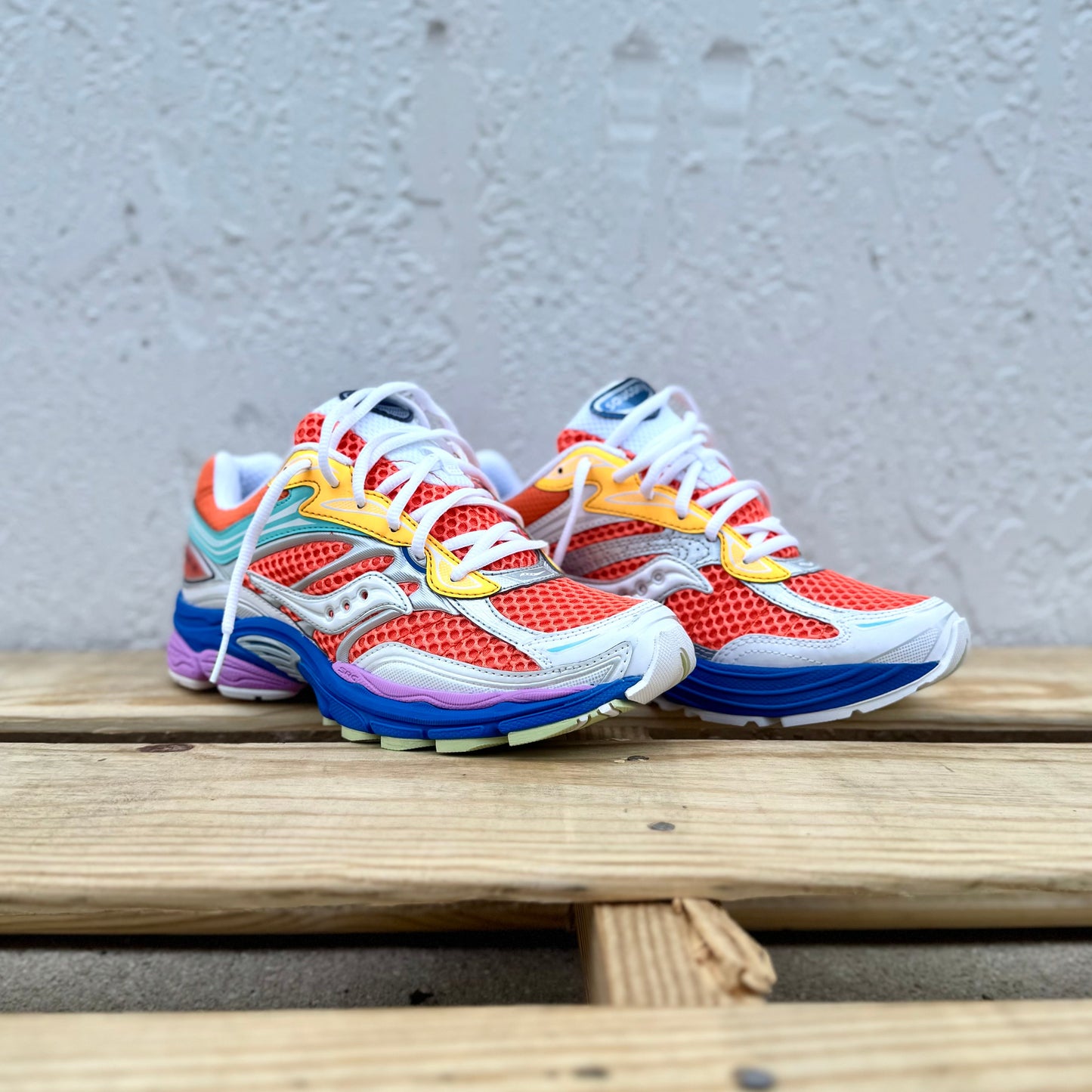 Mens Saucony ProGrid Omni 9 (Orange/Multi)