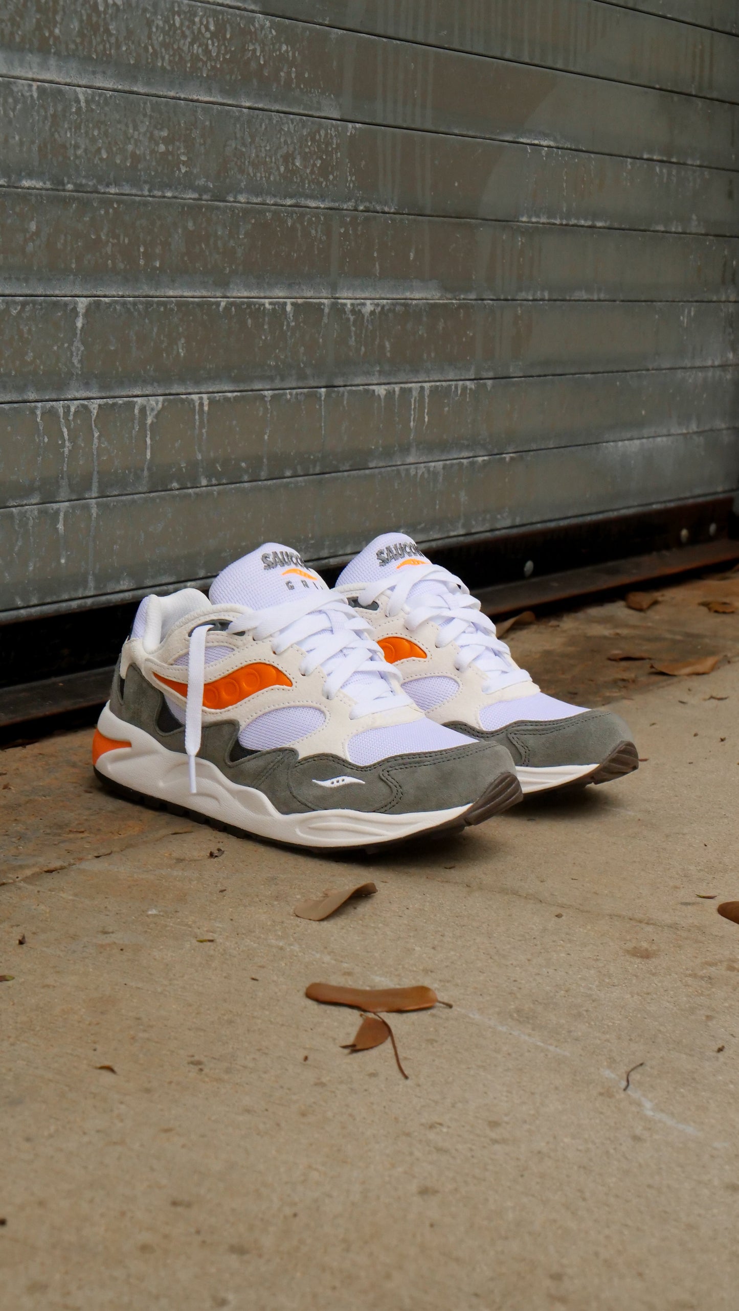 Mens Saucony Grid Shadow 2 Essential (White/Safety Orange)